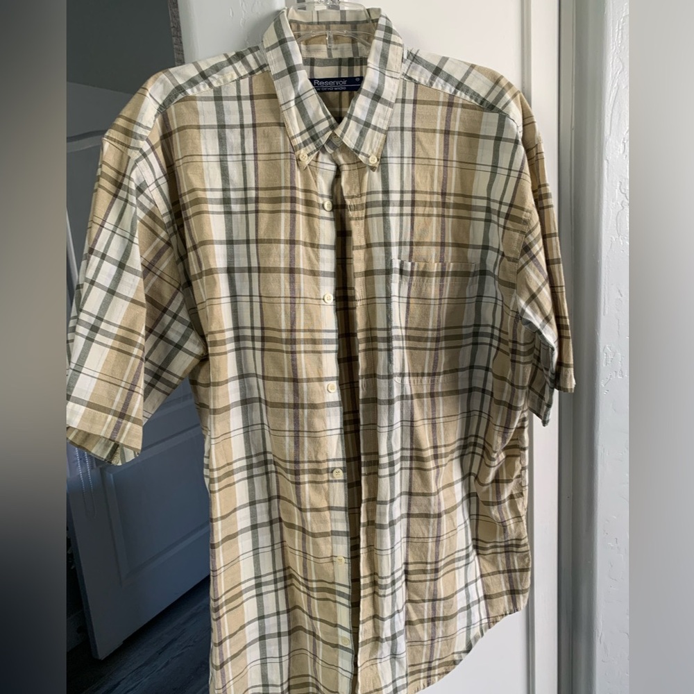 Mens XL short sleeved button down green and green plaid shirt.